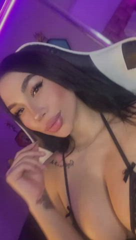 big tits latina lips clip