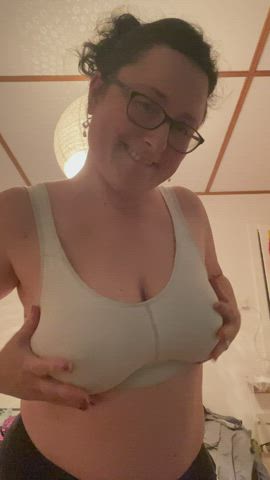 I have both, but today I show you my massive boobs