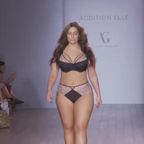 Curvy Lingerie Model clip