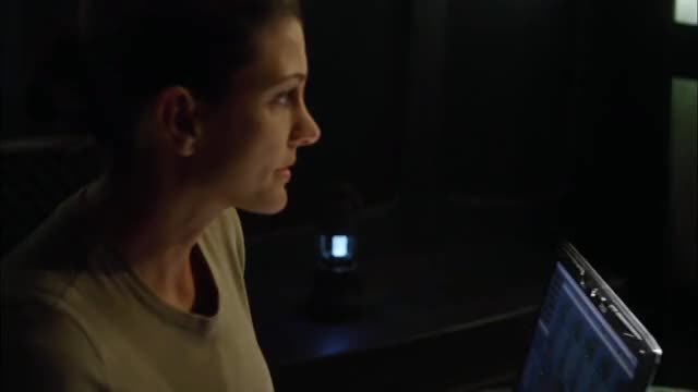 Julia Benson - Stargate Universe (S2E15, 2011) - being ogled (full scene)