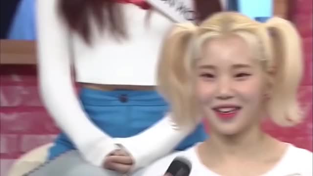 JooE (MOMOLAND) | Funny Moments