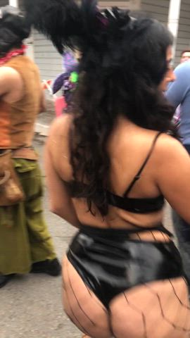 ass big ass dancing mardi gras public clip