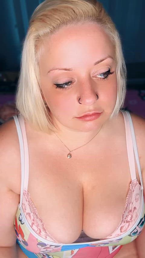 big eyes big tits blonde boobs busty natural tits pawg sfw tits white girl bigtits