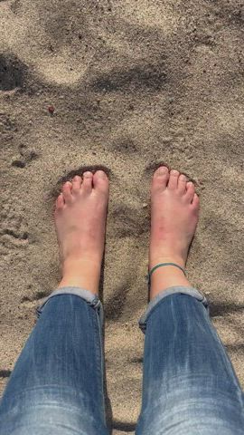 Toes in sand!