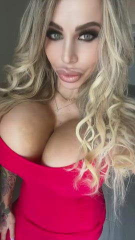 Big Tits Blonde Bored And Ignored Danielle Derek clip