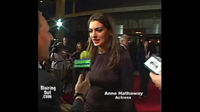 Anne Hathaway chesty
