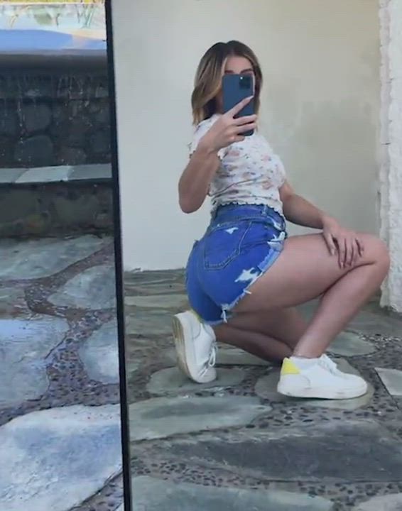 Babe Booty Celebrity Pretty Selfie clip