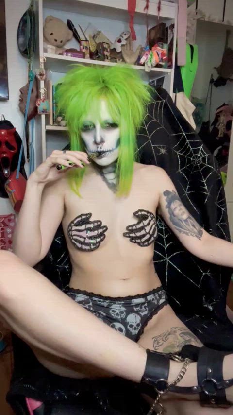 Wanna chill with this ghoul?