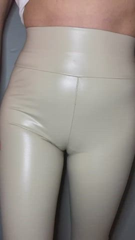 Do you like my cameltoe in my white leggings?