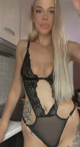 I’m down for live pics,sexting, or vid,live show, chat snap blondqueenivy0