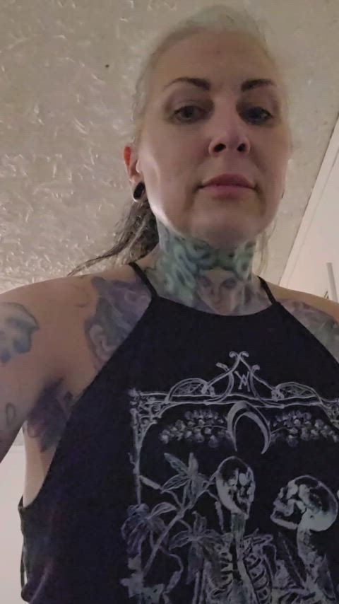 amateur big tits boobs jiggle onlyfans tattoo tattooed tits topless hot-girls-with-tattoos