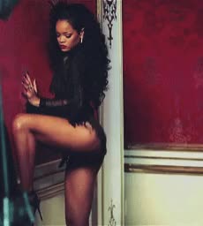 Dancing Rihanna Twerking clip
