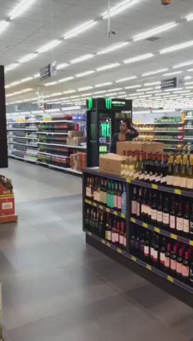 brunette flashing public clip