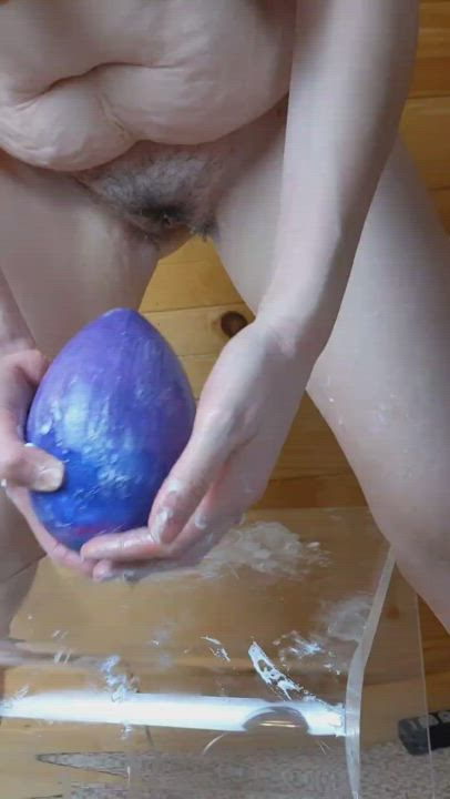 Showing off my massive XXL Egg ?