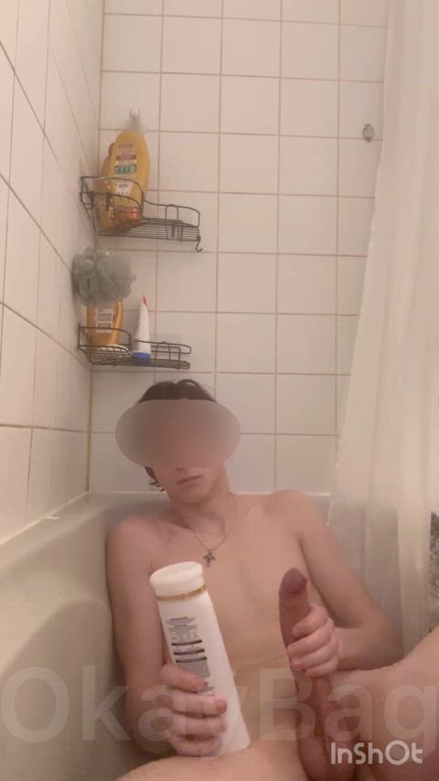 Huge college cock next to a Shampoo bottle ;)