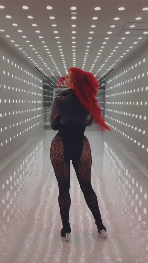 big ass babe tiktok redhead celebrity see through clothing loop big-asses instagram