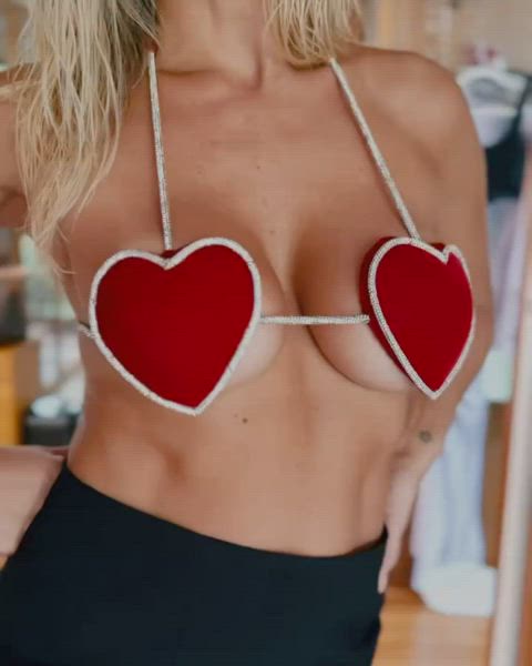 big tits brazilian celebrity cleavage underboob clip