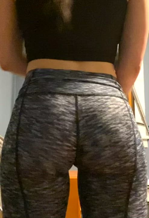 Yoga pants &amp; crop top, my work from home uniform