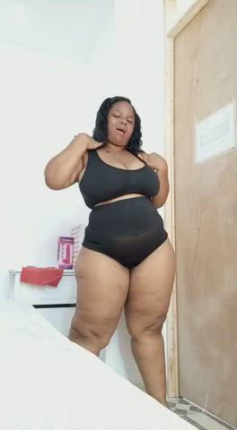 amateur big ass big tits brunette curvy dancing ebony latina milf sensual clip