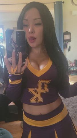 cheerleader cleavage teasing clip