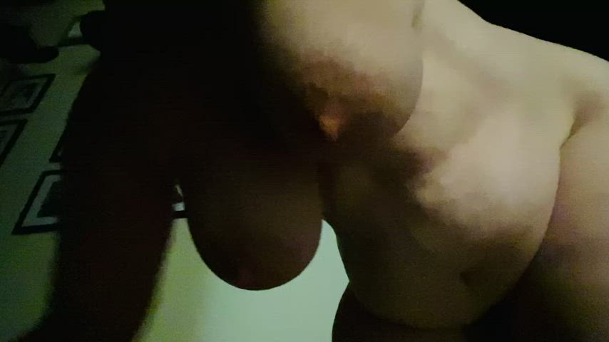 My kitty dangles her udders and slaps them like a good fuck toy. [f]