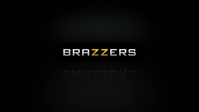 Unexpected Dinner Guest Aidra Fox - Brazzers Official