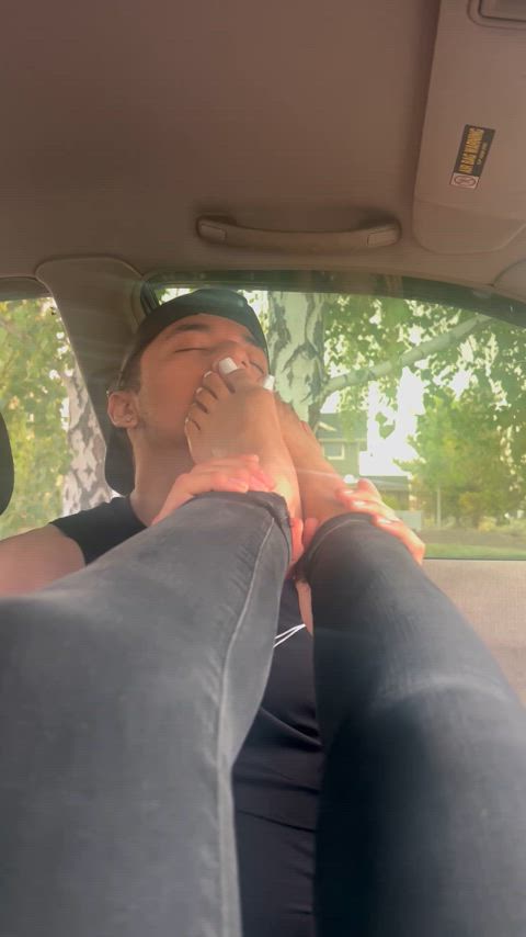 Nothing better than white toes in your mouth😋