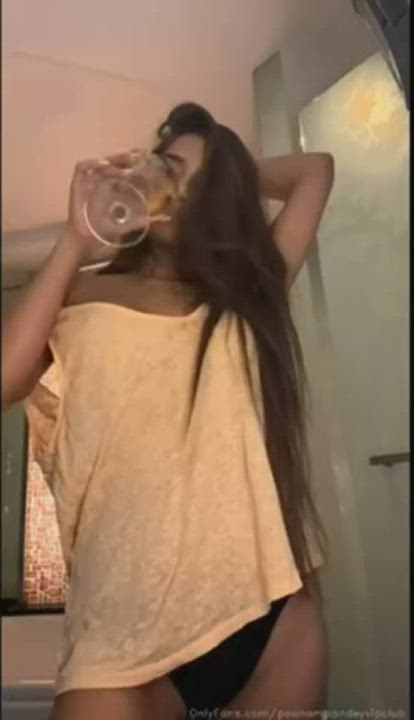 Desi Indian Poonam Pandey clip