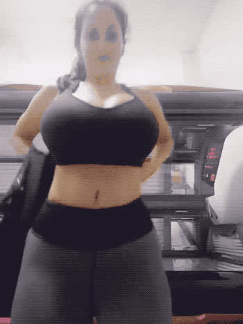 busty cleavage huge tits natural tits tits titty drop clip