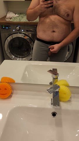 ScrubDaddy jerking off while he do his laundry