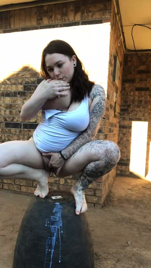 lactating pissing thick clip