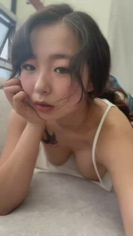 Asian Downblouse Tease clip