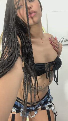 ass camgirl ebony latina pussy skinny small tits tattoo twerking clip