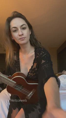 Ukulele nights ... so many of you have asked for a video of my playing so here you