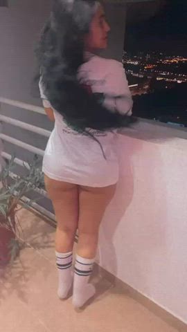 Bend me over the railing (24F) Colombia
