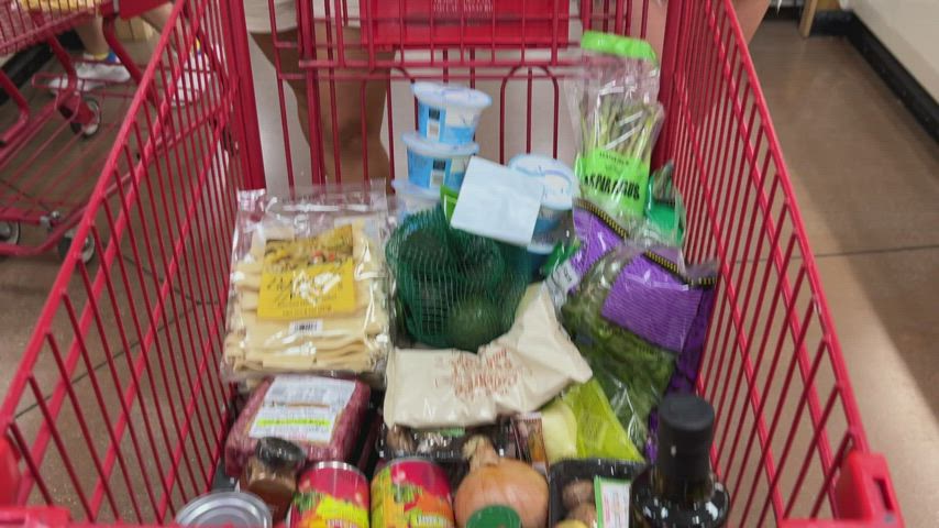 Took @itsoliheart to Trader Joe’s last night to pick up ingredients for our dinner