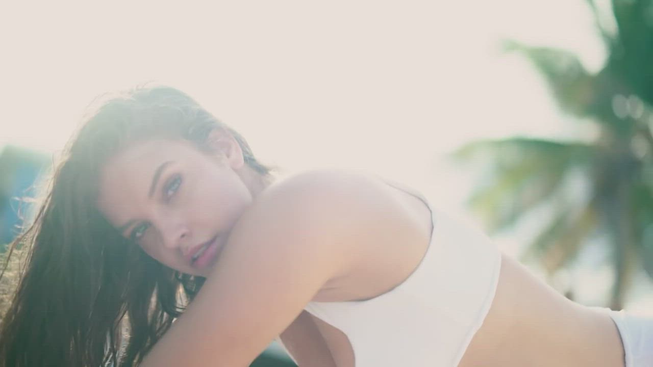 Barbara Palvin Bikini Model clip
