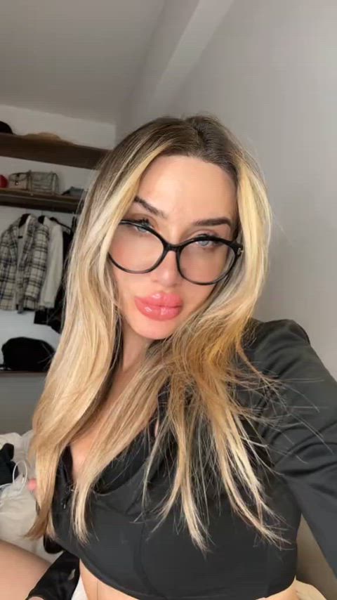 Katrine Sten - bebesten - tiktok nipslip tit flash. Check my tiktok likes (juanmomo45)