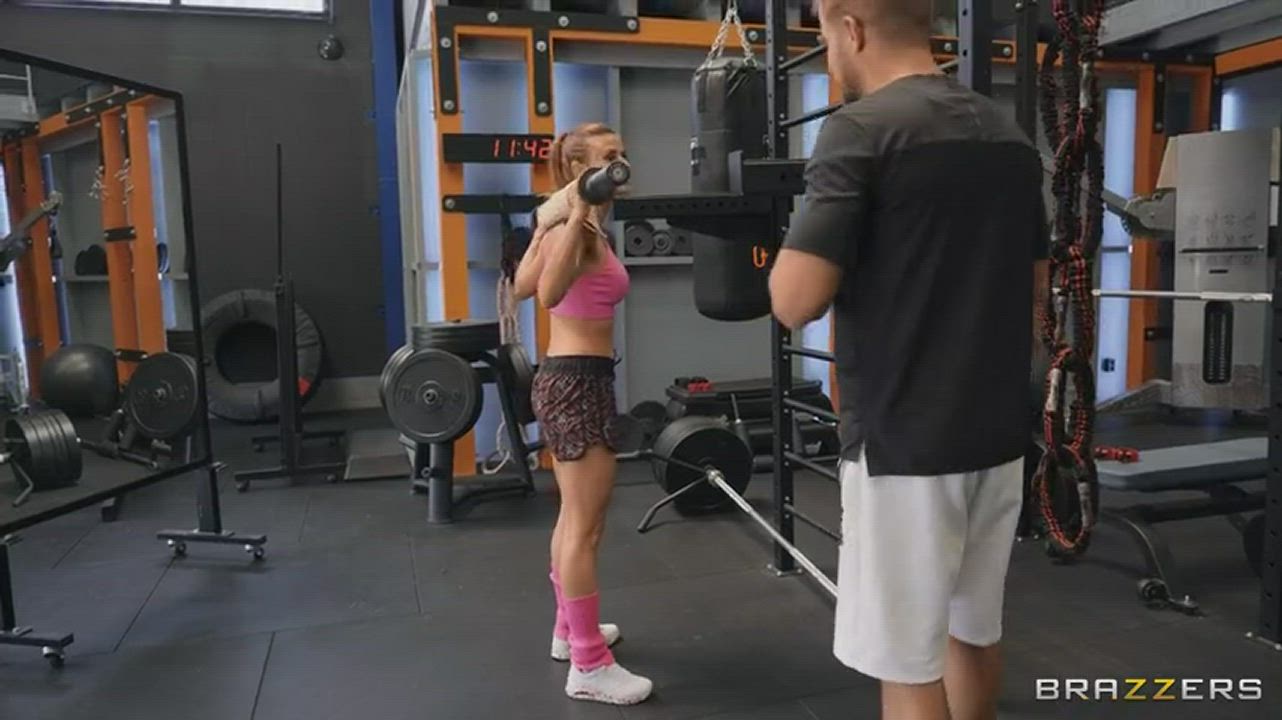 Big Tits Hit The Gym