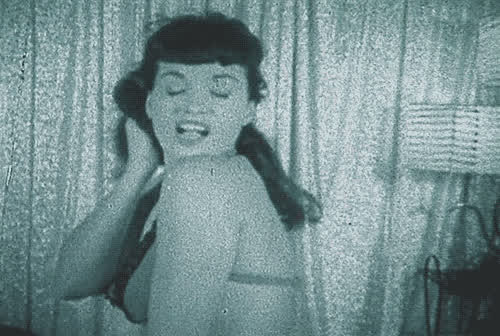 Bettie blowing a kiss to all of her lovers