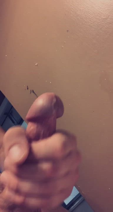 Cumshot by the sink before dinner