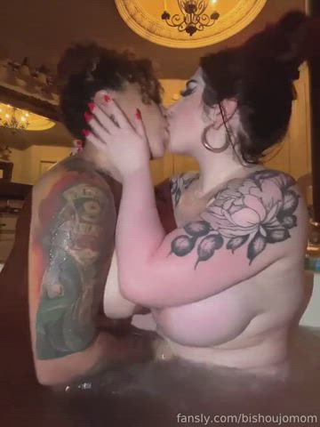big nipples big tits kissing lesbian clip