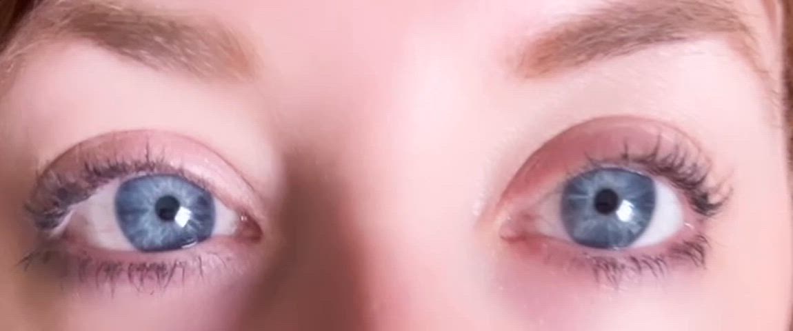 big eyes blue eyes face fuck milf clip