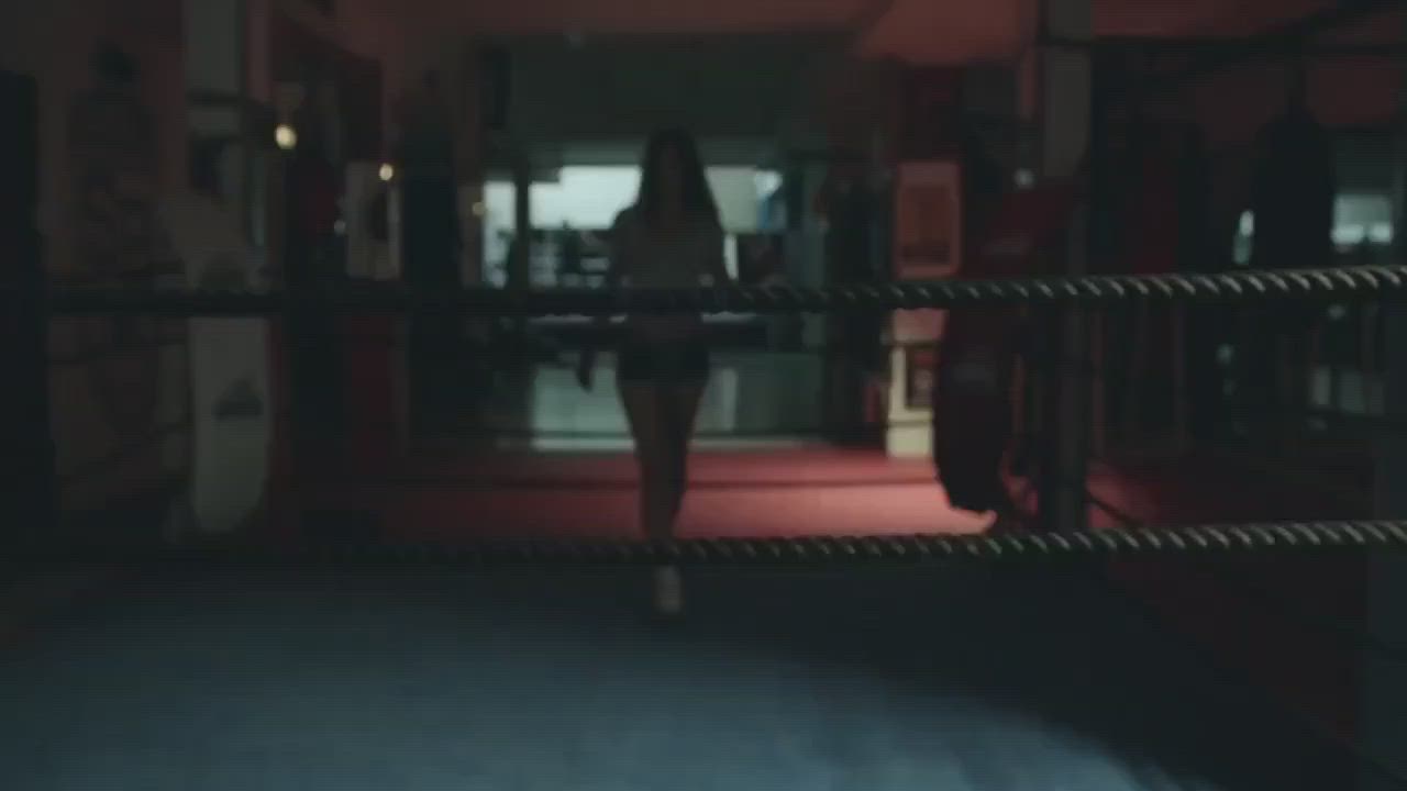 I'd cum in fear while boxing her