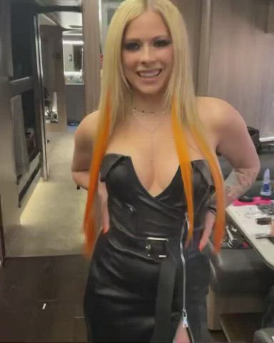Avril Lavigne Sex Tits clip