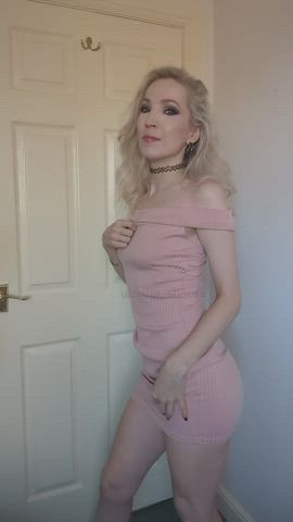 It's innocent, but this little pink dress made me feel sexy on a Sunday! [F41]