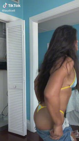 abs bikini dancing fitness jean shorts latina muscular girl shorts tiktok clip