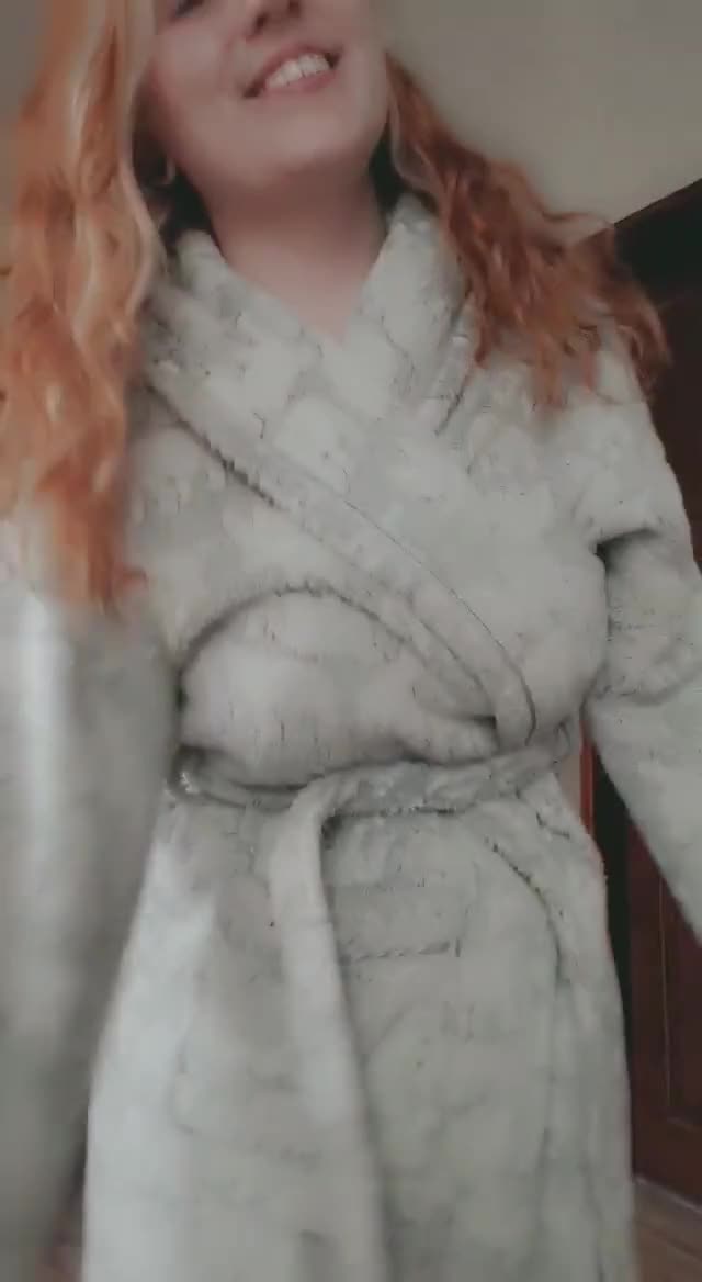 Dressing gown reveal!