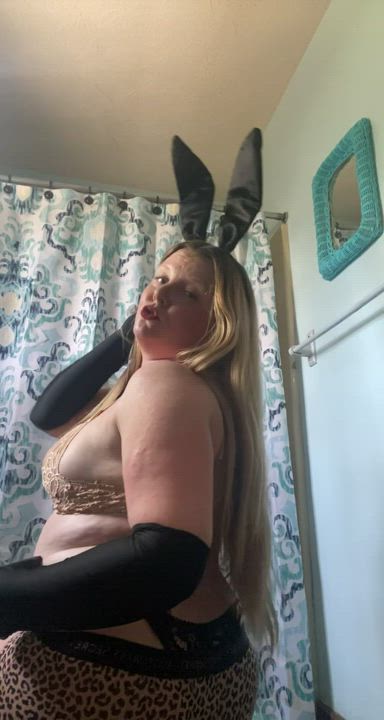 don’t mind me, baddie bunny alterego who’s found her new fav sub ? ? happy easter
