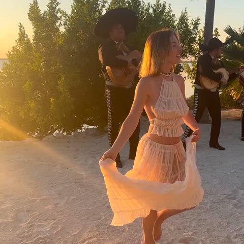 big tits dancing dress sydney sweeney clip